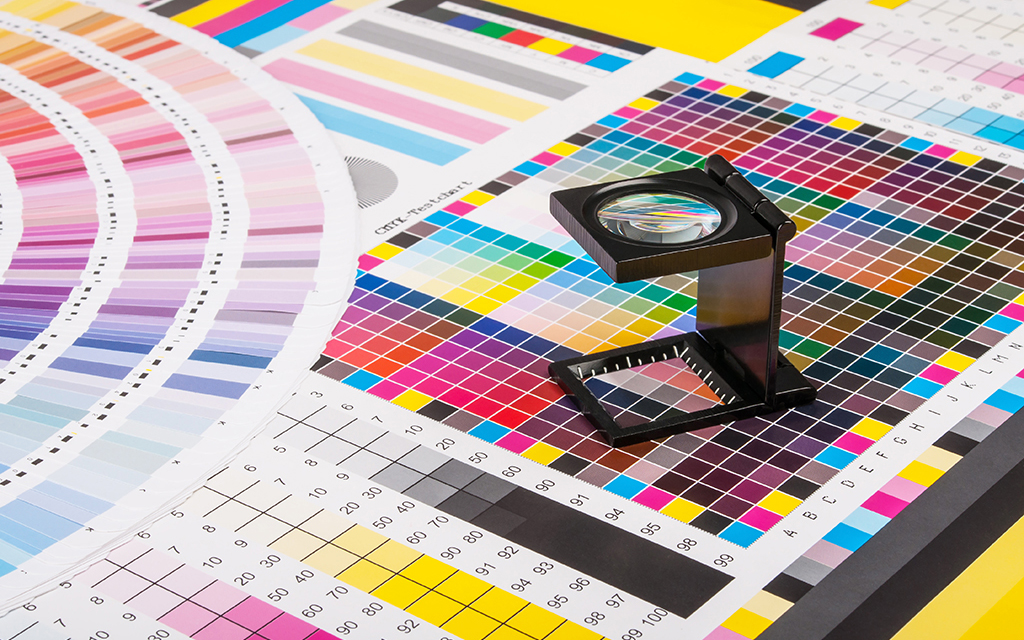 Magnifier and test print
